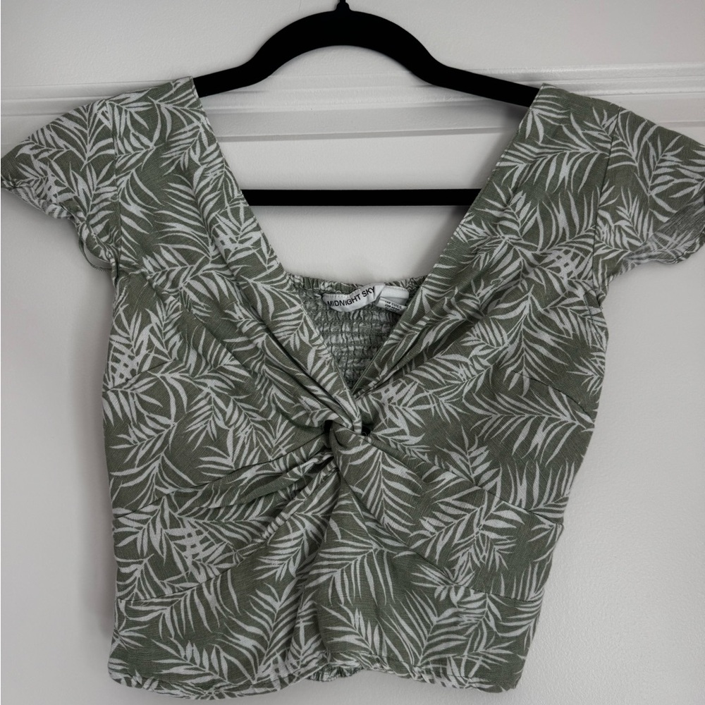 Green and White Beachy Cropped Blouse